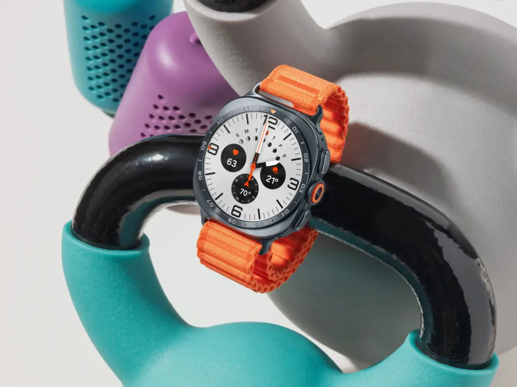 208 lifestyle galaxy watch ultra2 titanium gray 2