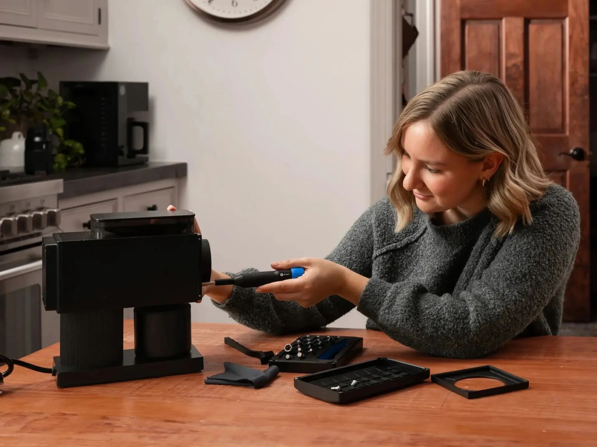 iFixit lance le Megalodon Driver Kit, un kit d’outils conçu pour réparer les appareils de la maison