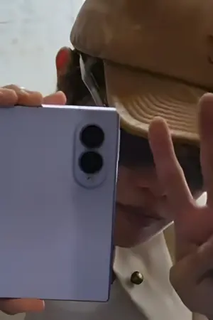 Galaxy Z Fold 8 : de nouvelles photos en conditions réelles confirment le design compact du futur pliable de Samsung