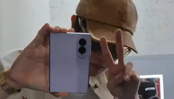 Galaxy Z Fold 8 : de nouvelles photos en conditions réelles confirment le design compact du futur pliable de Samsung 58 Galaxy Z Fold 8 : de nouvelles photos en conditions réelles confirment le design compact du futur pliable de Samsung