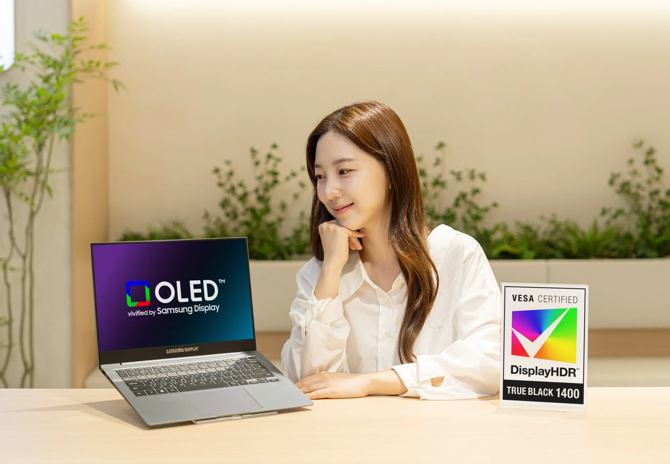 Samsung Display lance un écran OLED tandem pour PC avec une luminosité record de 1 600 nits 58 F mNfwL2Dn 20260720090610 scaled