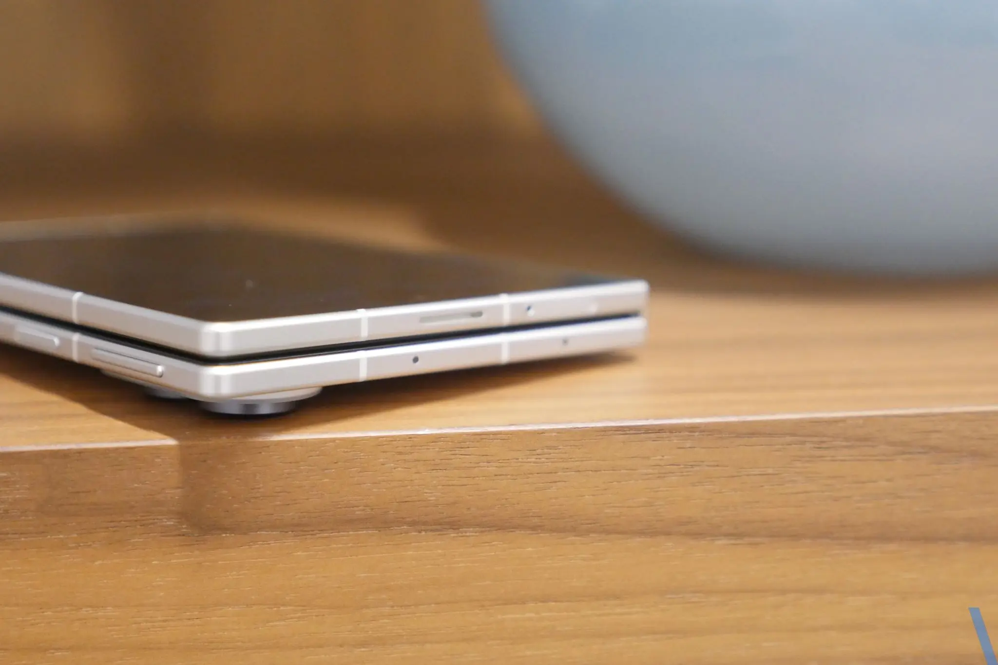 Prise en main du Galaxy Z Fold 8 : le pliant format passeport qui vole la vedette à l'Ultra 64