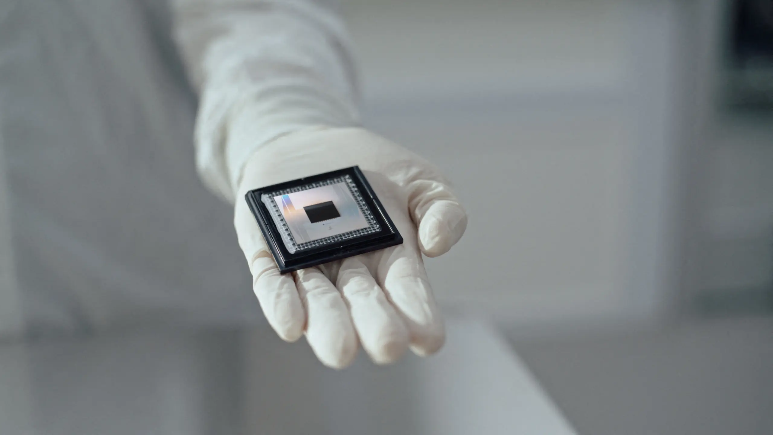 Google travaillerait sur Frozen v2, une puce IA dédiée à Gemini gravée directement dans le silicium 57 Google travaillerait sur Frozen v2, une puce IA dédiée à Gemini gravée directement dans le silicium