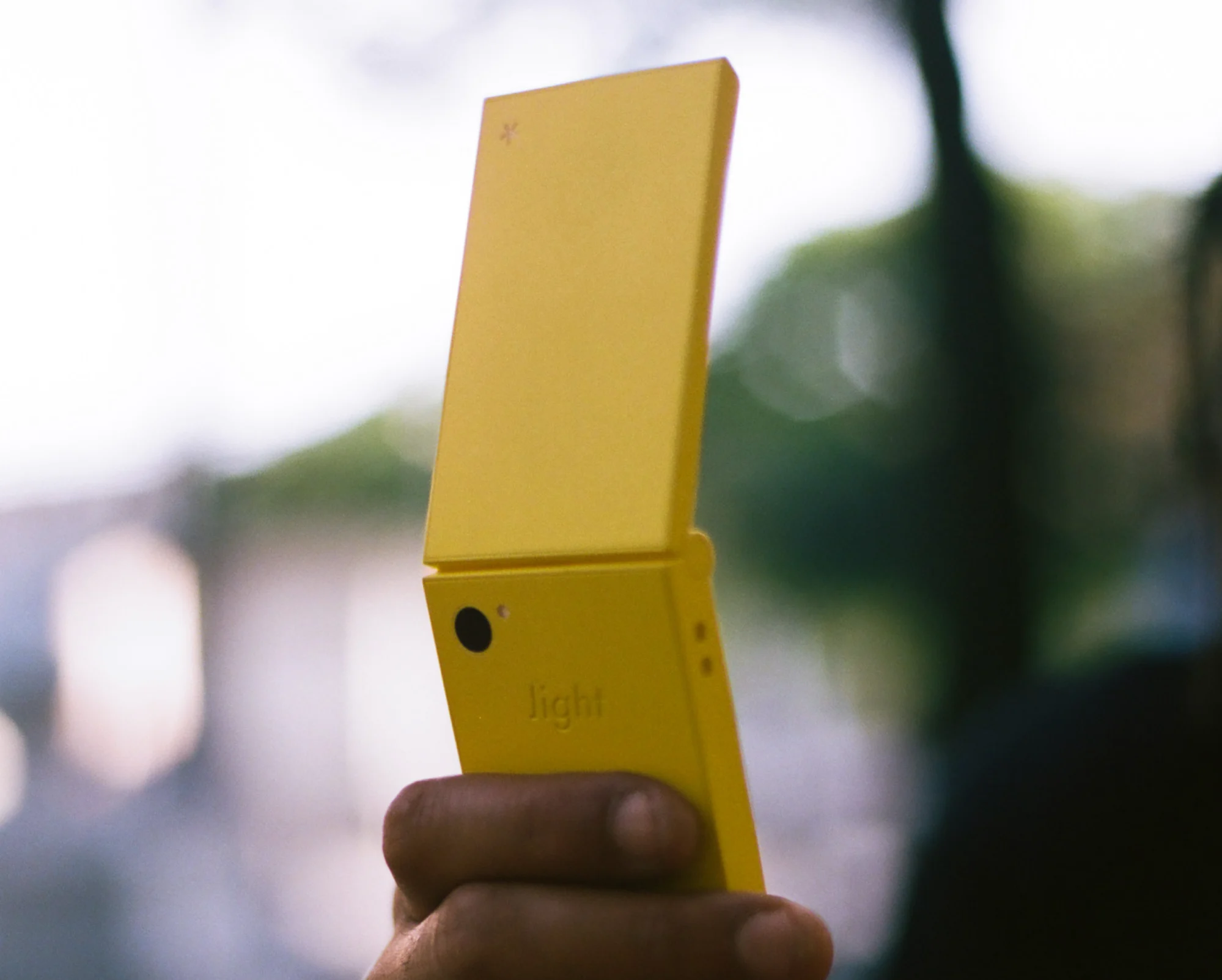 Light Flip : le téléphone à clapet 5G qui fait le pari du minimalisme 57 Light Flip : le téléphone à clapet 5G qui fait le pari du minimalisme