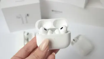 Les AirPods Pro avec caméra seraient suspendus : Apple mettrait-il fin à l’un de ses projets les plus ambitieux ?
