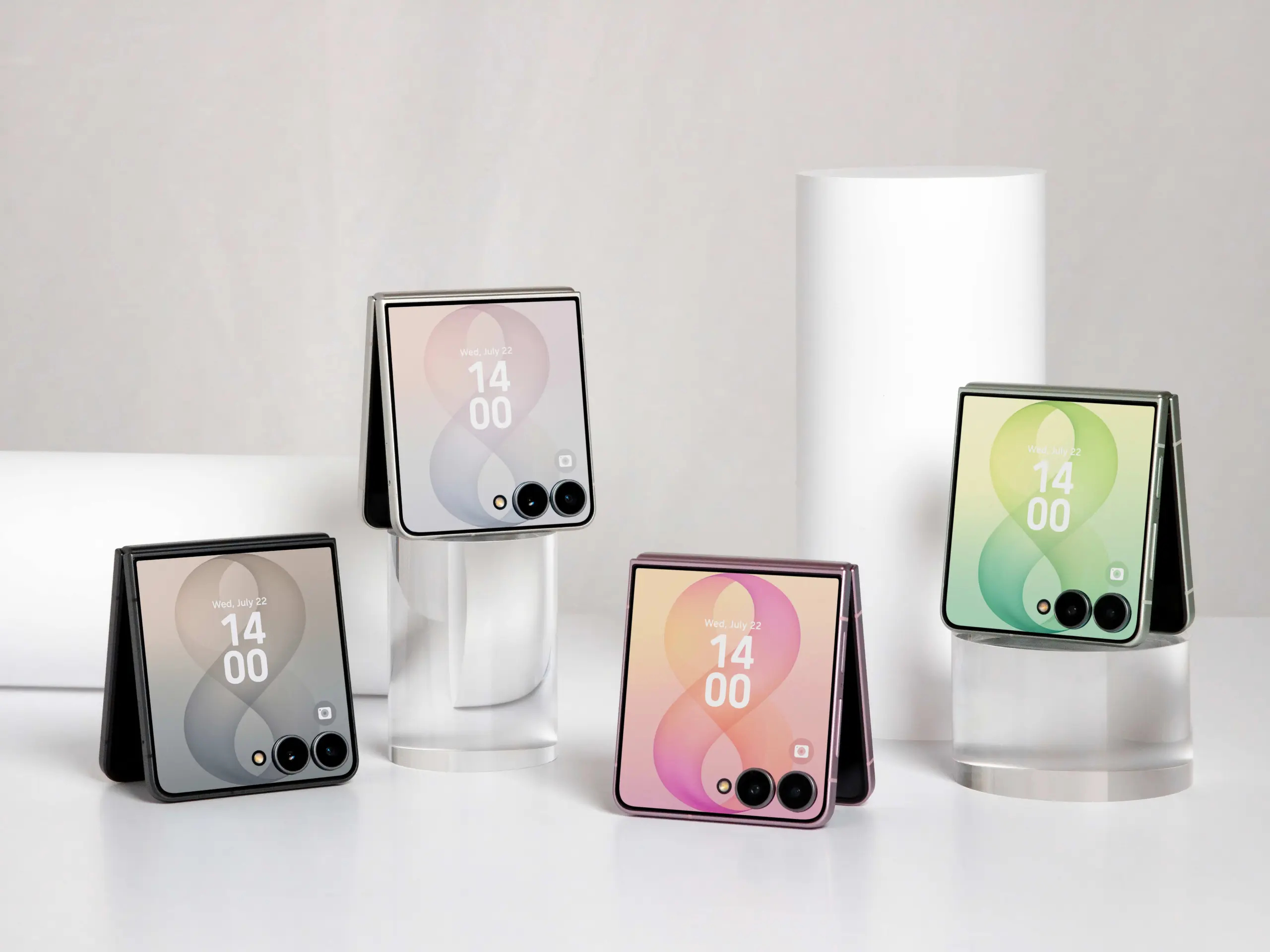 Samsung préparerait cinq smartphones pliables en 2027 pour verrouiller le marché avant Apple 60 208 lifestyle product galaxy zflip8 family 1 1 scaled