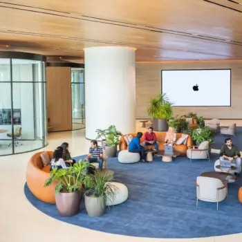 Apple supprime plus de 200 postes chez Vision Pro et Siri et accélère sur les lunettes connectées
