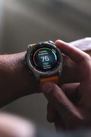 Garmin Fenix 9 : 18 variantes fuitent avant l’événement du 25 août, avec inReach et solaire au programme