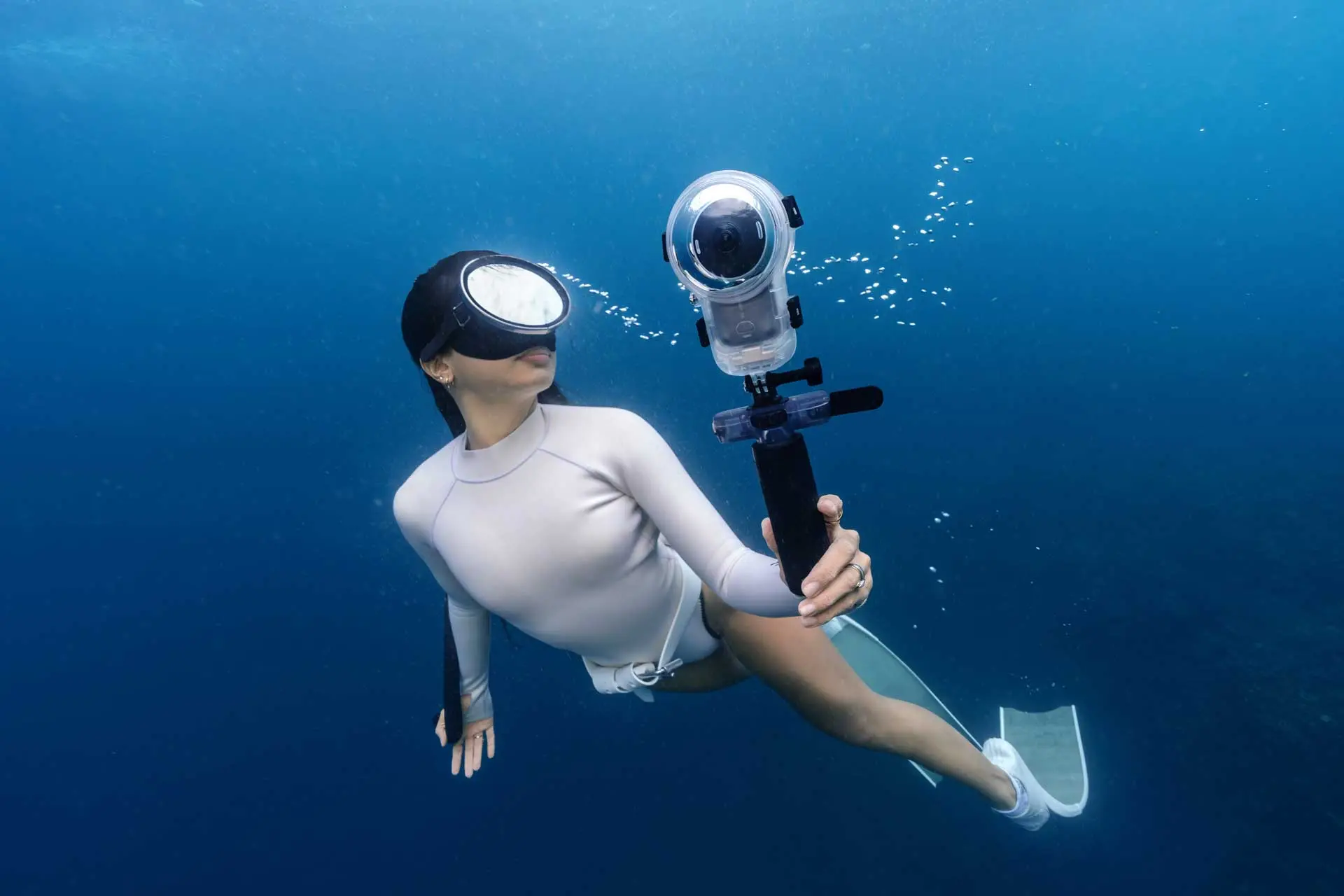 Insta360 X6 Diving