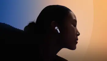 Apple pourrait lancer ses AirPods avec caméra dès septembre aux côtés des iPhone 18