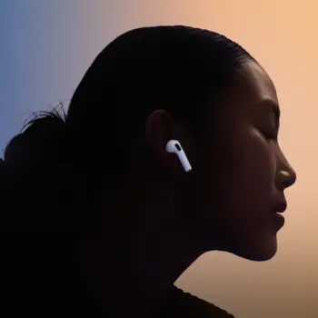 Apple pourrait lancer ses AirPods avec caméra dès septembre aux côtés des iPhone 18