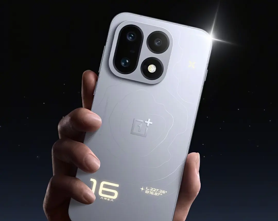 OnePlus 16 : bordures ultra-fines, écran plat et nouvelle touche personnalisable au programme