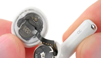 AirPods 5 : iFixit leur attribue enfin une note de réparabilité de 2/10