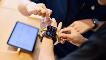 Apple Watch Series 12 et Ultra 4 : une puce de 128 Go se cacherait derrière les 64 Go annoncés