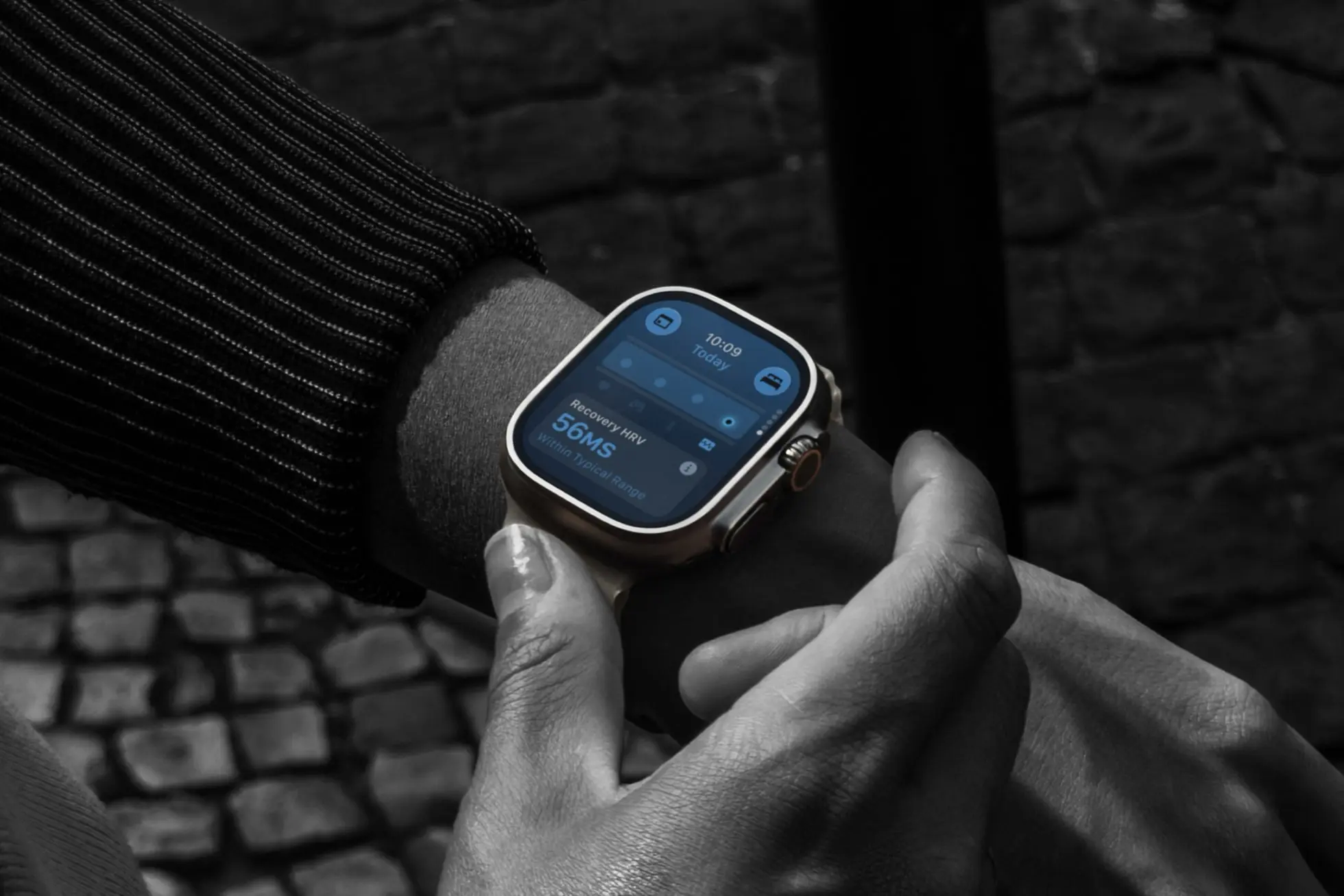 Apple Watch Ultra 4 lifestyle 06