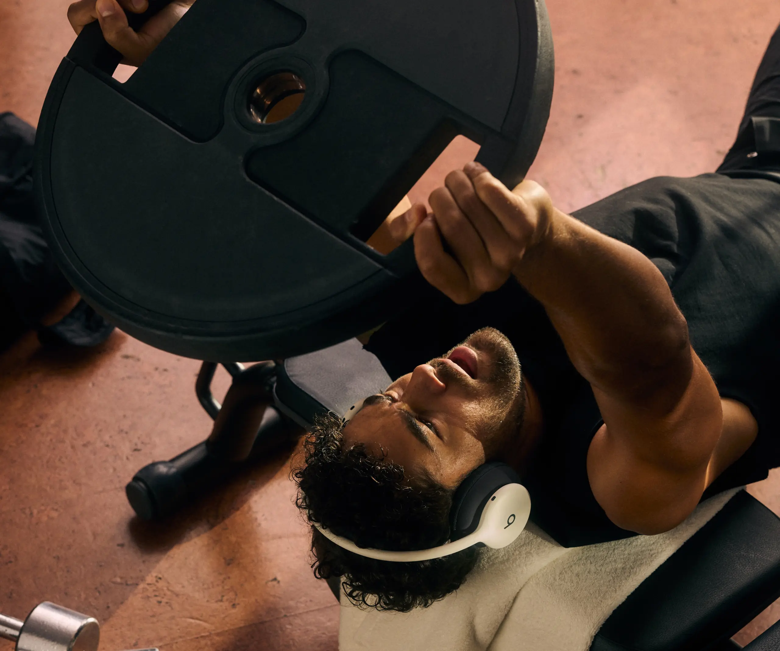 Beats 360 : coussinets interchangeables, ANC renforcée et 32 heures d’autonomie pour le nouveau casque premium 63 Beats 360 Lifestyle 4 Cloud Black scaled