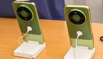 Huawei Mate 90 : les smartphones sont déjà exposés en magasin avant leur lancement