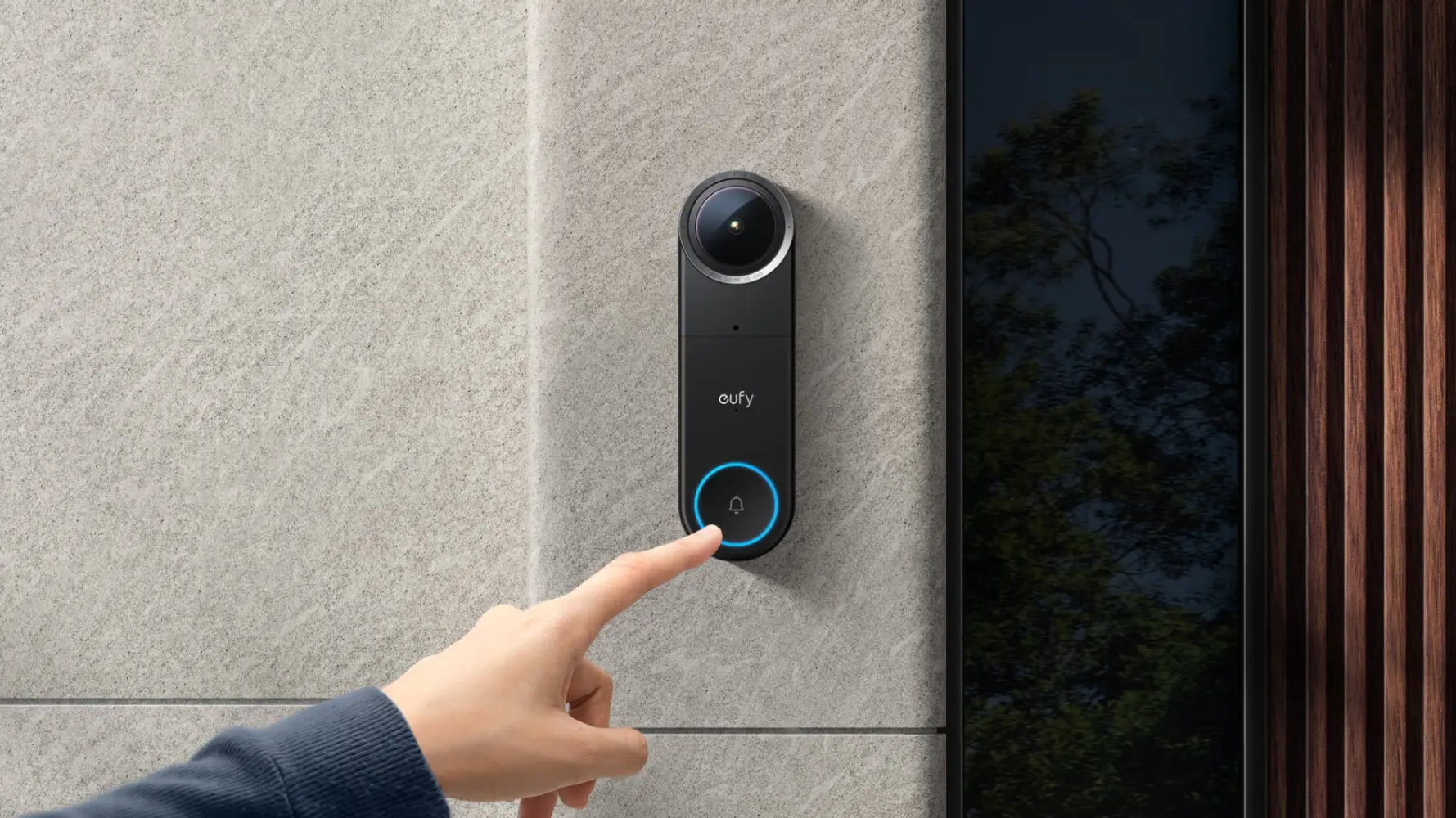 Eufy Video Doorbell S4 : la sonnette connectée qui transforme votre porte en caméra VR 55 Video Doorbell S4 Lifestyle Image 2