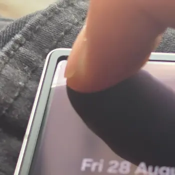 Galaxy Z Fold 8 : pourquoi les coins de l’écran intérieur s’enfoncent légèrement