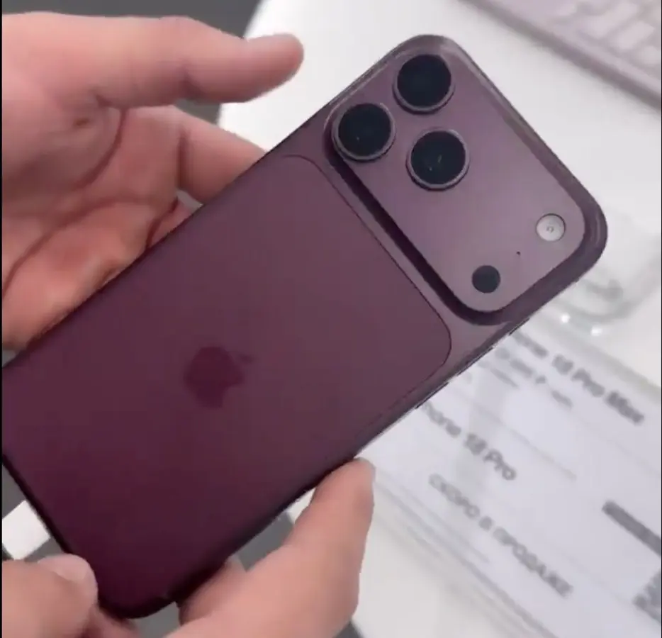 iPhone 18 Pro : le coloris Dark Cherry apparaît sur de nouvelles unités de démonstration 45 gsmarena 002