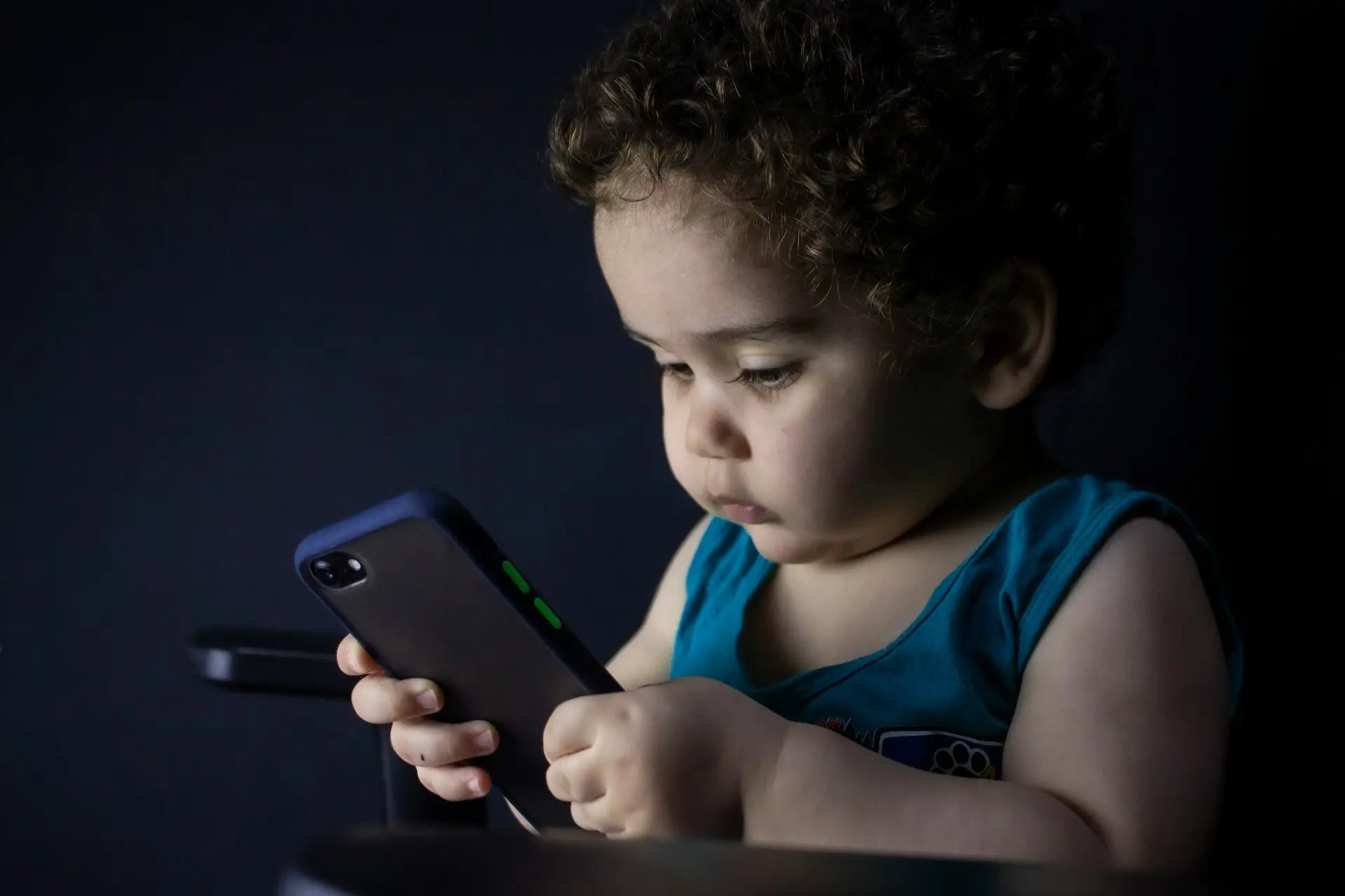 L’UE veut interdire les réseaux sociaux aux moins de 13 ans