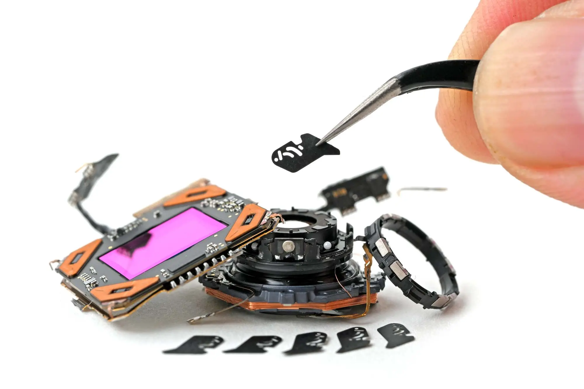 iPhone 18 Pro : le démontage d’iFixit confirme les batteries et révèle un écran délicat à retirer 58 iPhone 18 TD 50 3x2 1 1