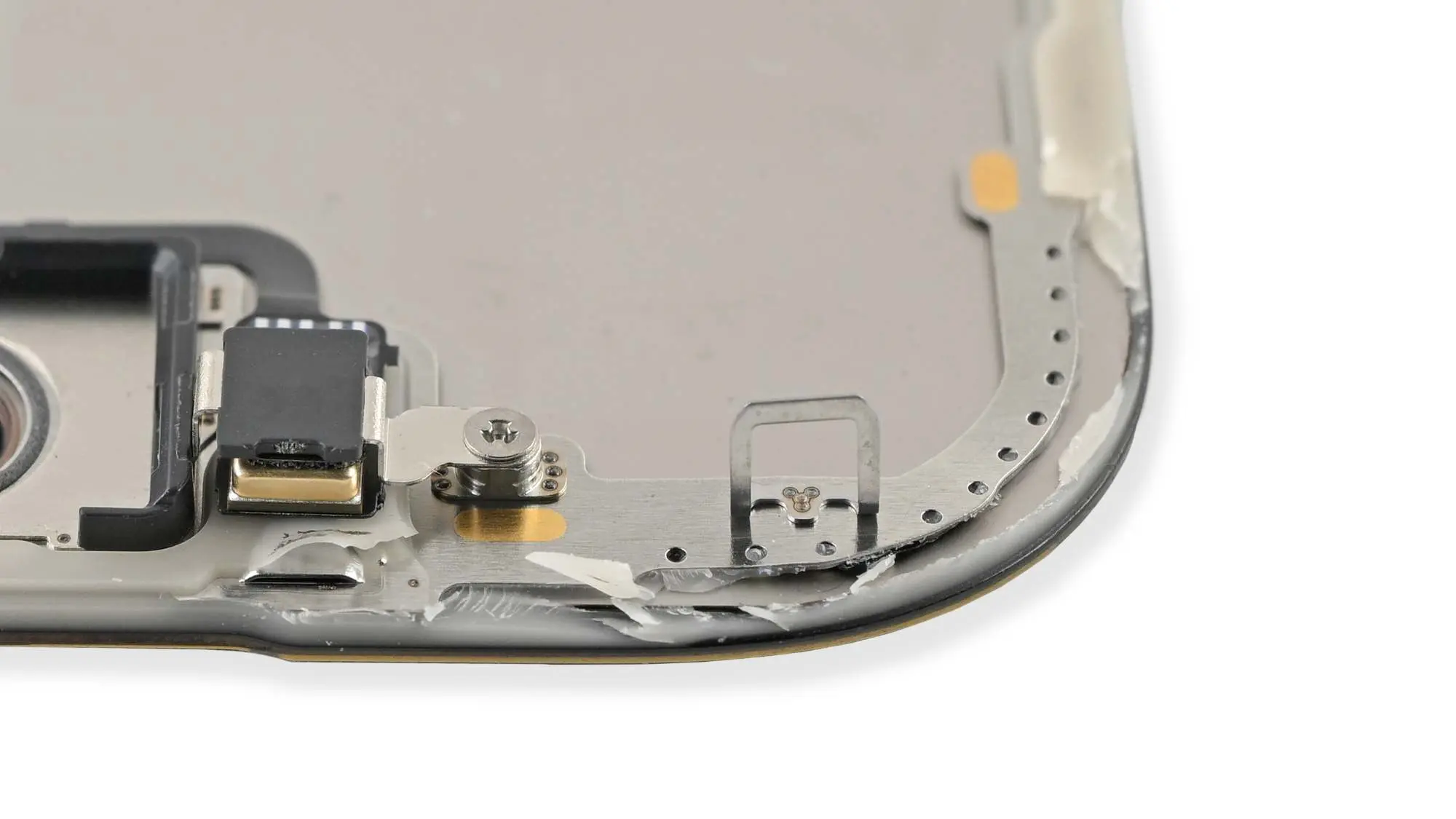 iPhone 18 Pro : le démontage d’iFixit confirme les batteries et révèle un écran délicat à retirer 57 iPhone 18 TD 1066