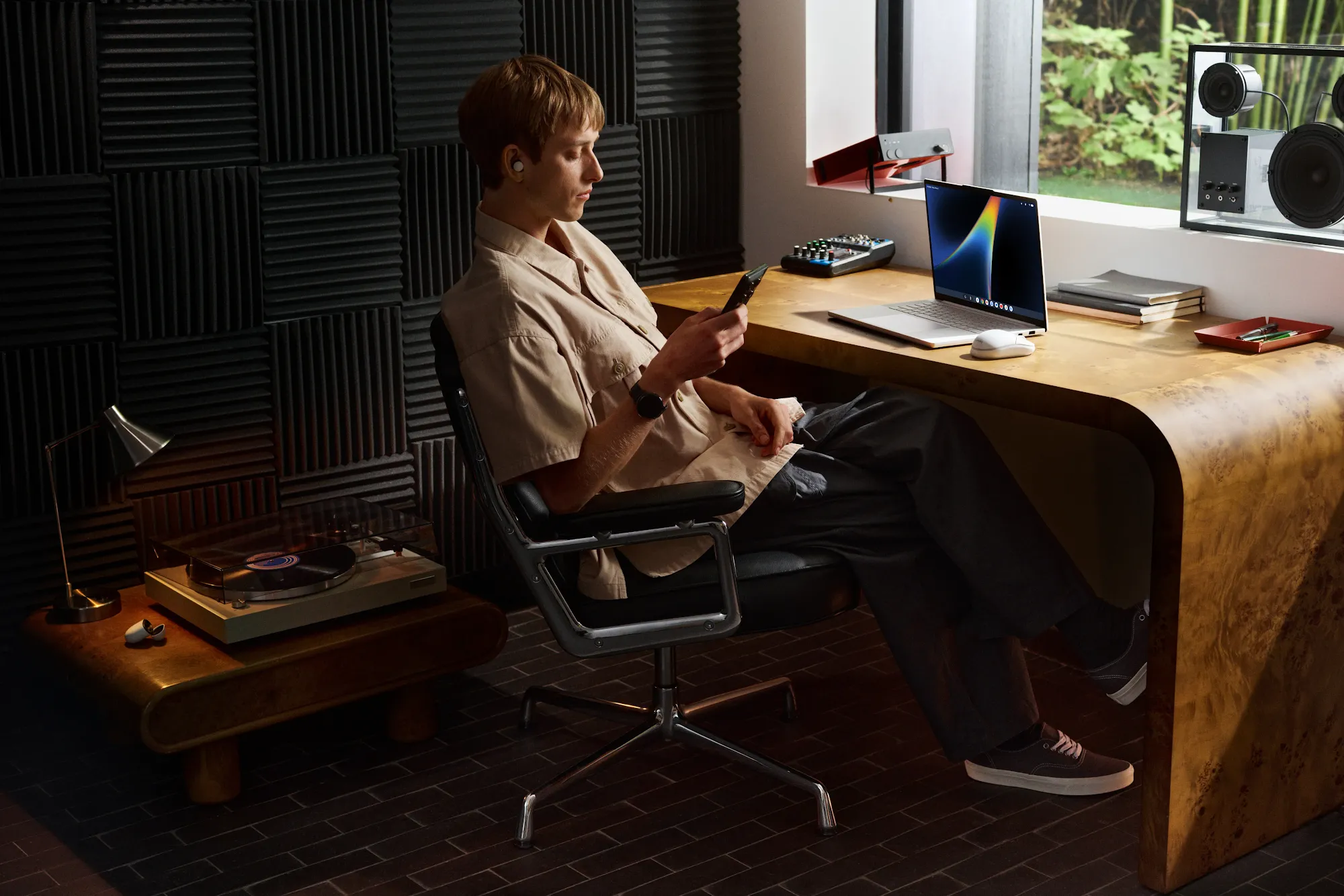 Googlebook : les premiers PC Android de Google sont en précommande dès 1 099 euros 60 lenovo pdp lifestyle 1