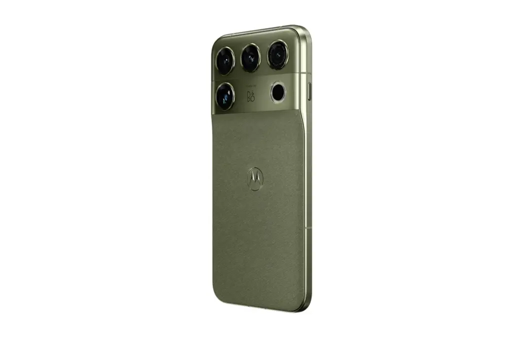 Motorola Signature 27 : Snapdragon 8 Elite Extreme Gen 6 et téléobjectif de 200 mégapixels 52 motorola signature 27 green angle