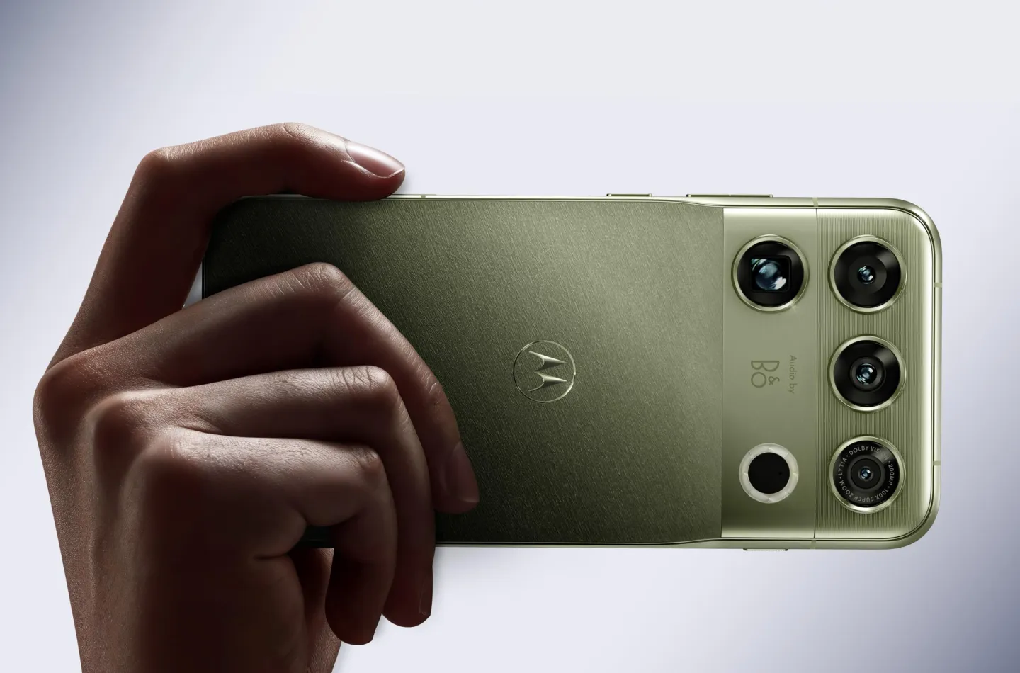 Motorola Signature 27 : Snapdragon 8 Elite Extreme Gen 6 et téléobjectif de 200 mégapixels