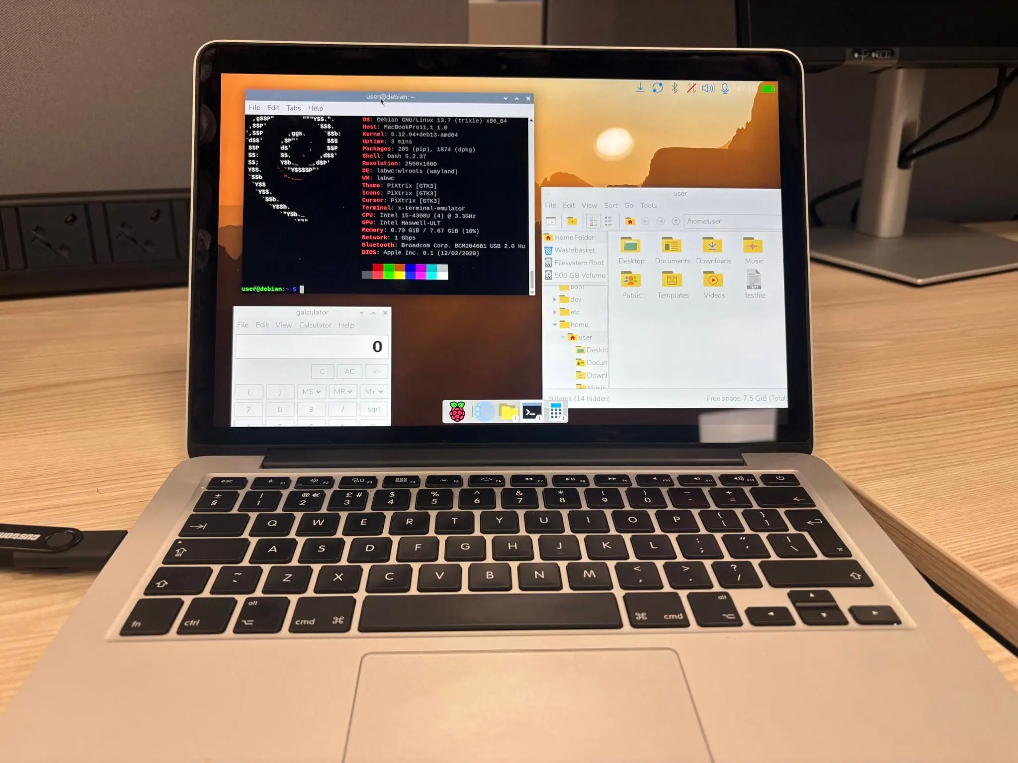 Raspberry Pi ressuscite son système Desktop pour PC et Mac après quatre ans d’attente 67 Raspberry Pi Desktop exécuté depuis une image « live » sur clé USB sur un MacBook Pro de 2014