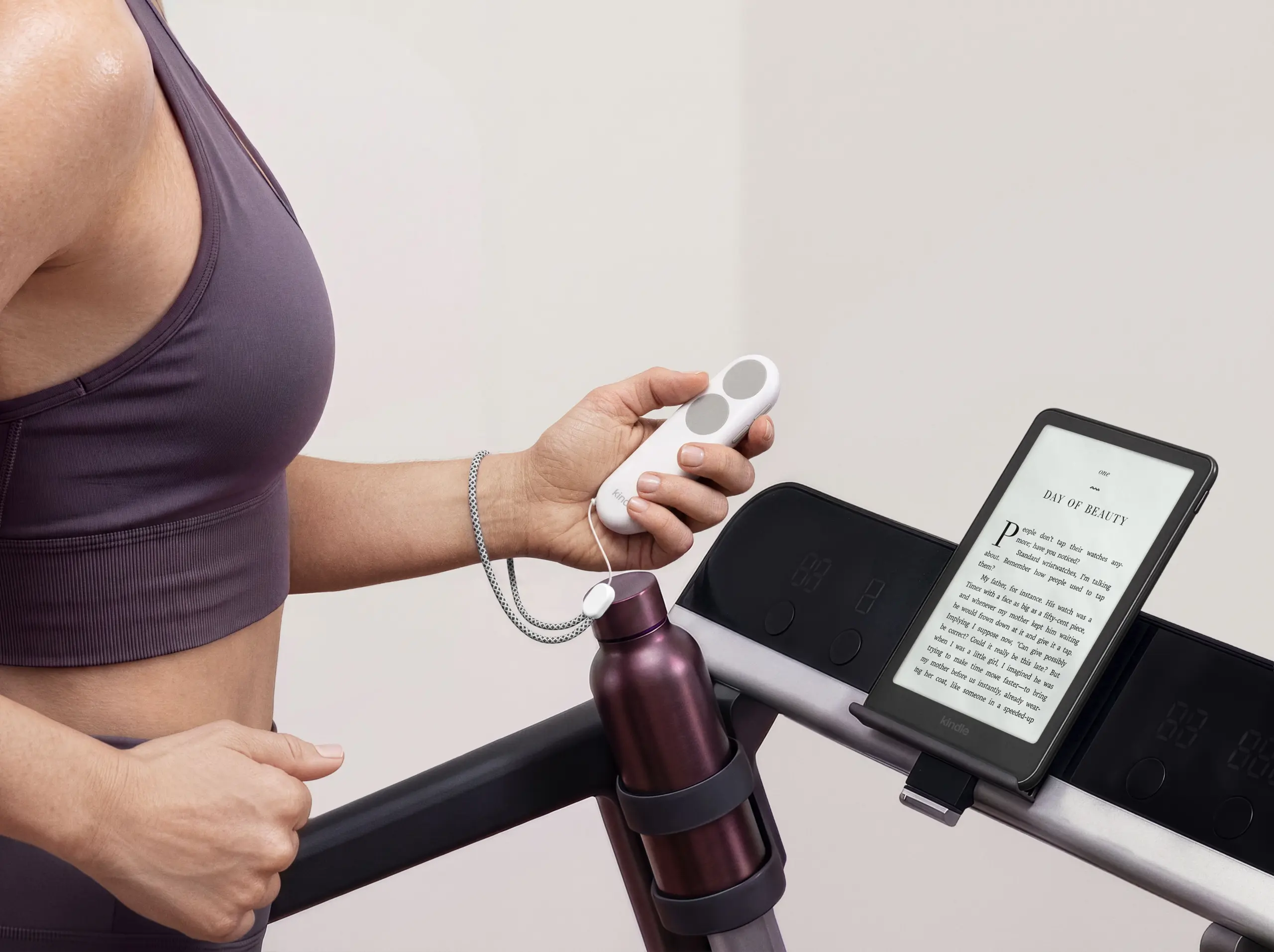 Kindle Click Lifestyle 02 scaled