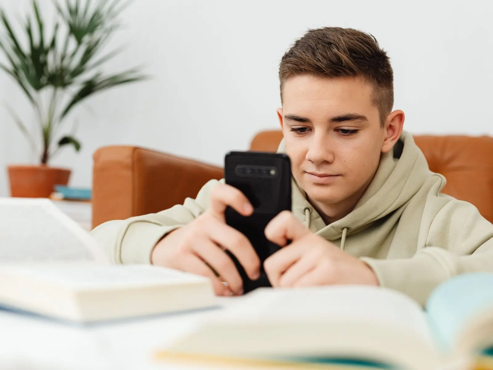 ChatGPT jugé « à risque inacceptable » pour les moins de 18 ans par Common Sense Media