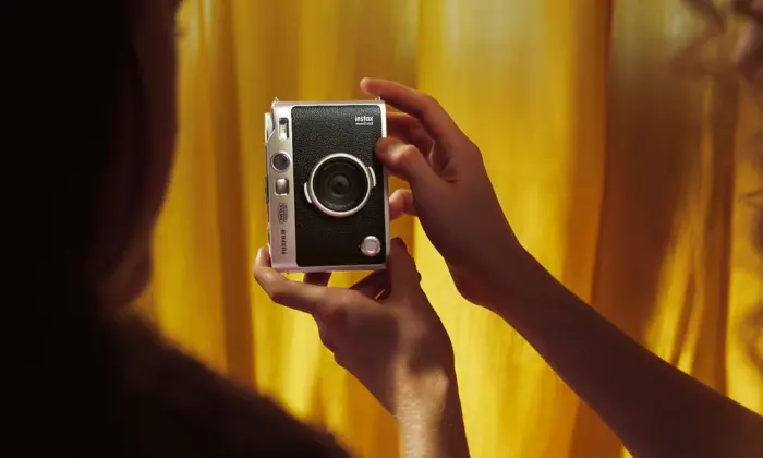 Fujifilm Instax Mini Evo 2 : écran tactile de 4,5 pouces et vidéo avant la photo