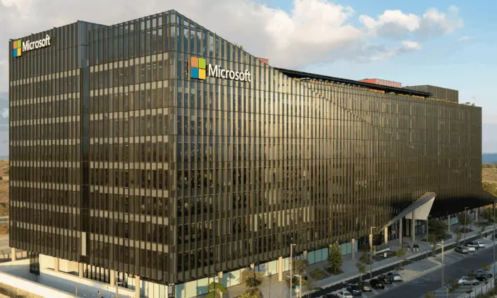 Microsoft enchaîne dix trimestres de revenus records, porté par le cloud et l’IA
