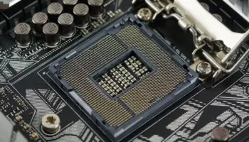 Intel relancerait des processeurs sur le socket LGA1700 en 2027 pour contourner la flambée de la DDR5