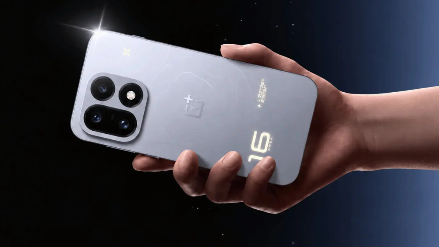 OnePlus 16 : recharge sans fil 50 W, batterie de 9 000 mAh et résistance IP69K confirmées